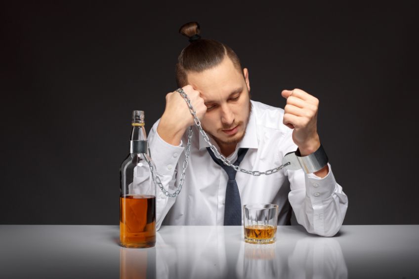 אלכוהוליזם לעומת שימוש לרעה באלכוהול – מה ההבדל?